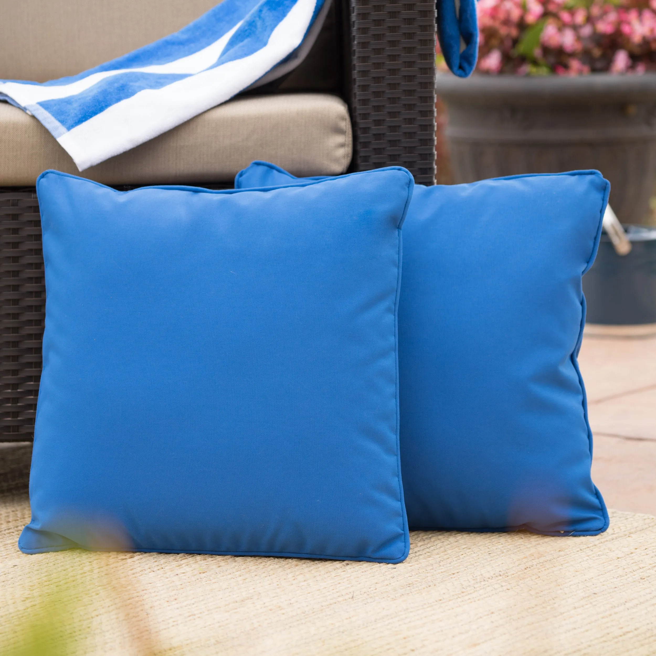 Corona Outdoor Square Water Resistant Pillow (Set of 2)