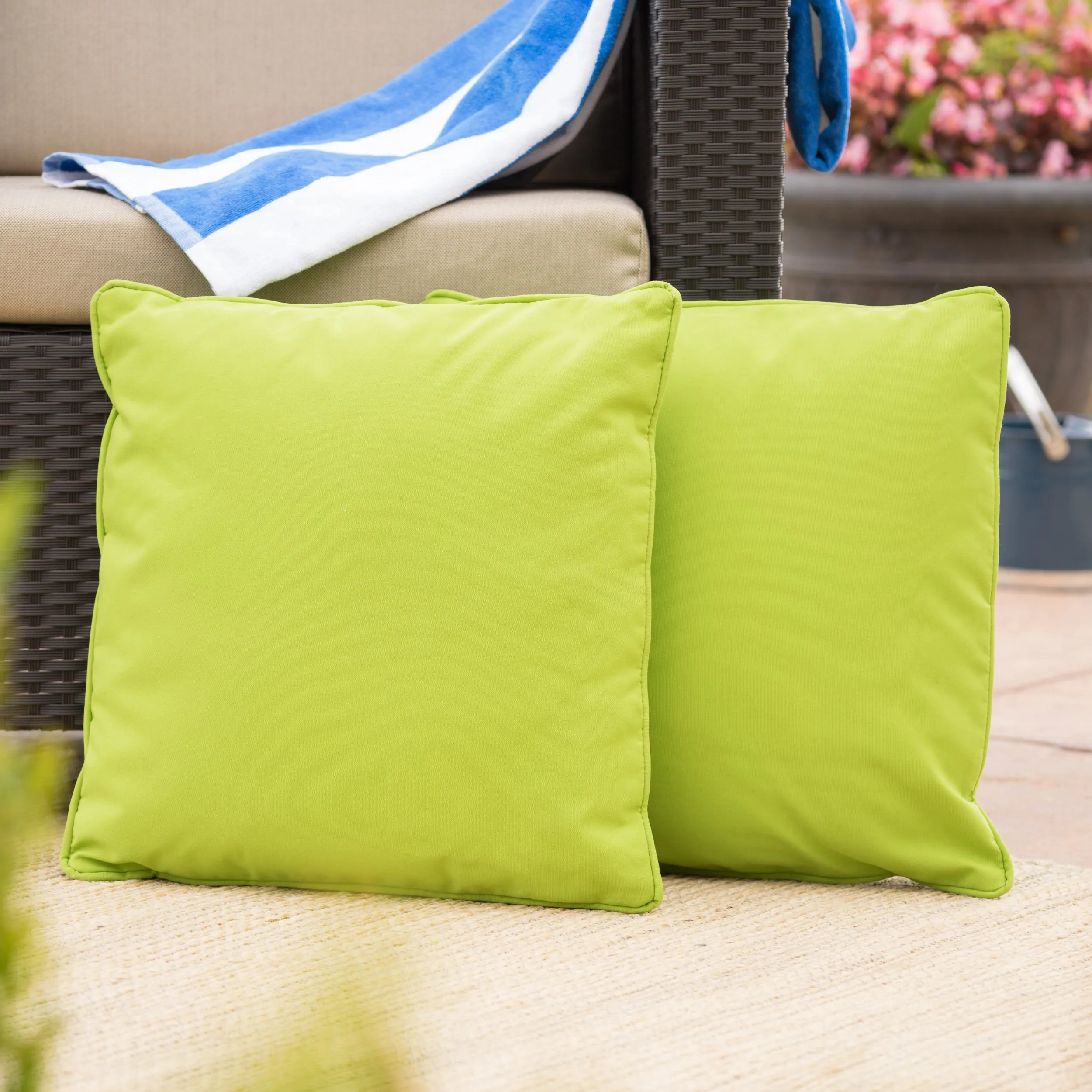 Corona Outdoor Square Water Resistant Pillow (Set of 2)