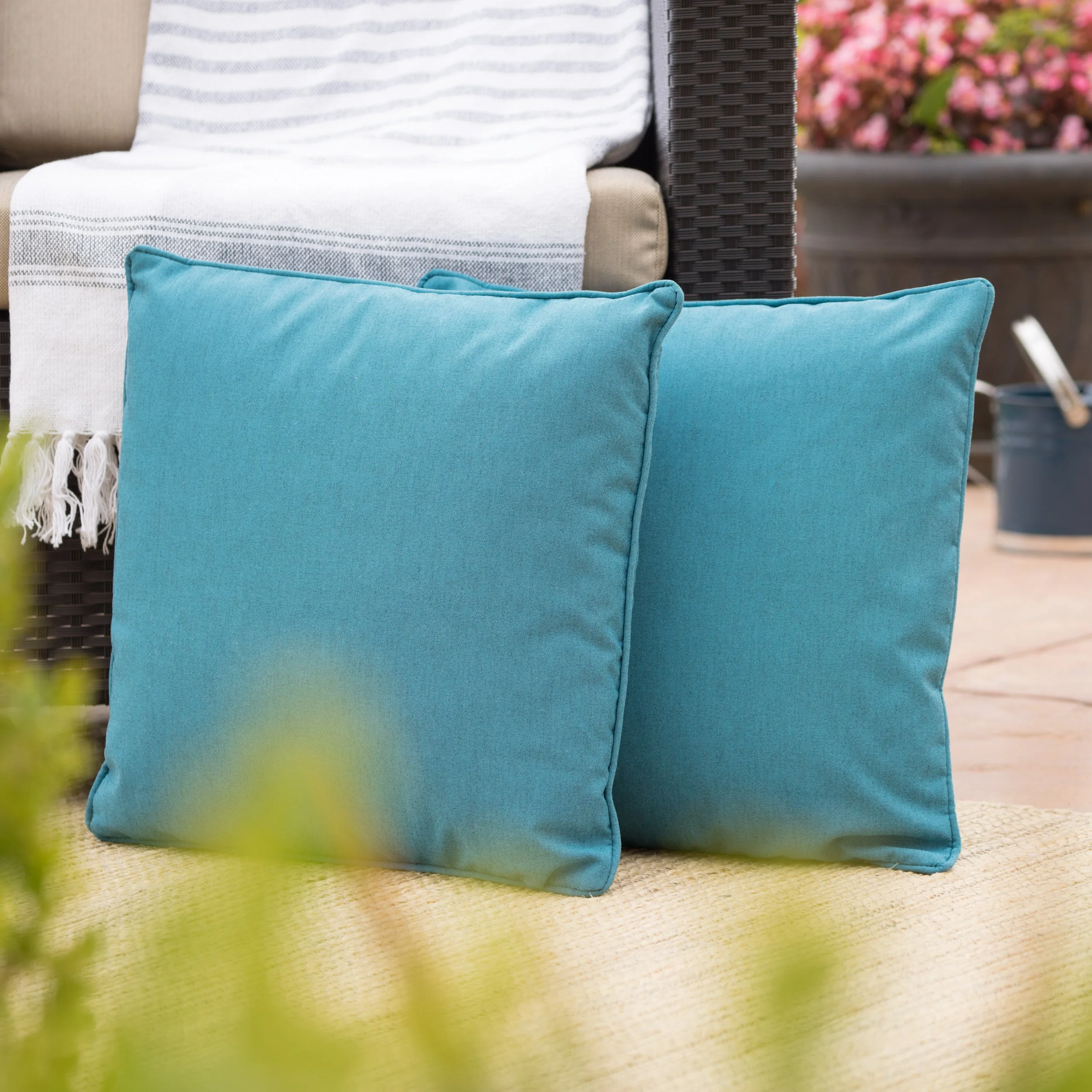 Corona Outdoor Square Water Resistant Pillow (Set of 2)