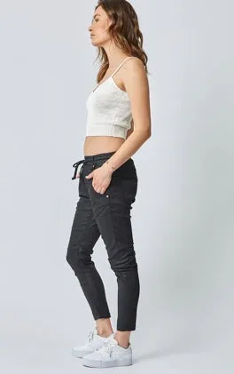 DRICOPER ACTIVE COATED JEANS IN BLACK