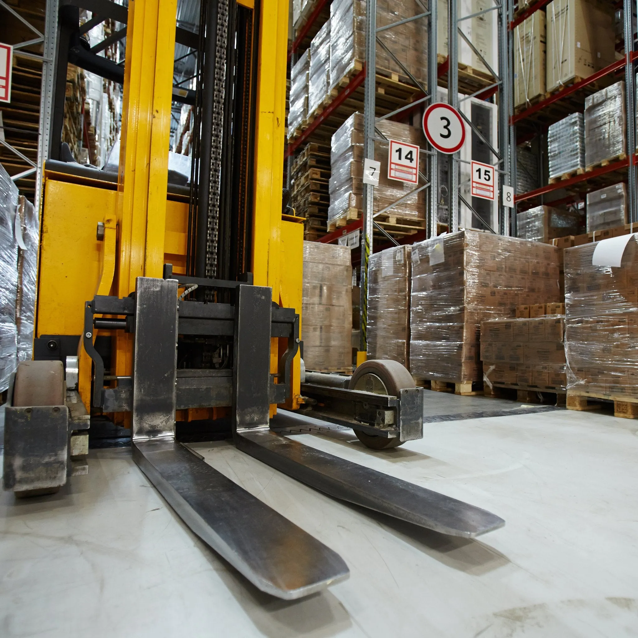 Forklift Safety: Industrial Counterbalance Lift Trucks