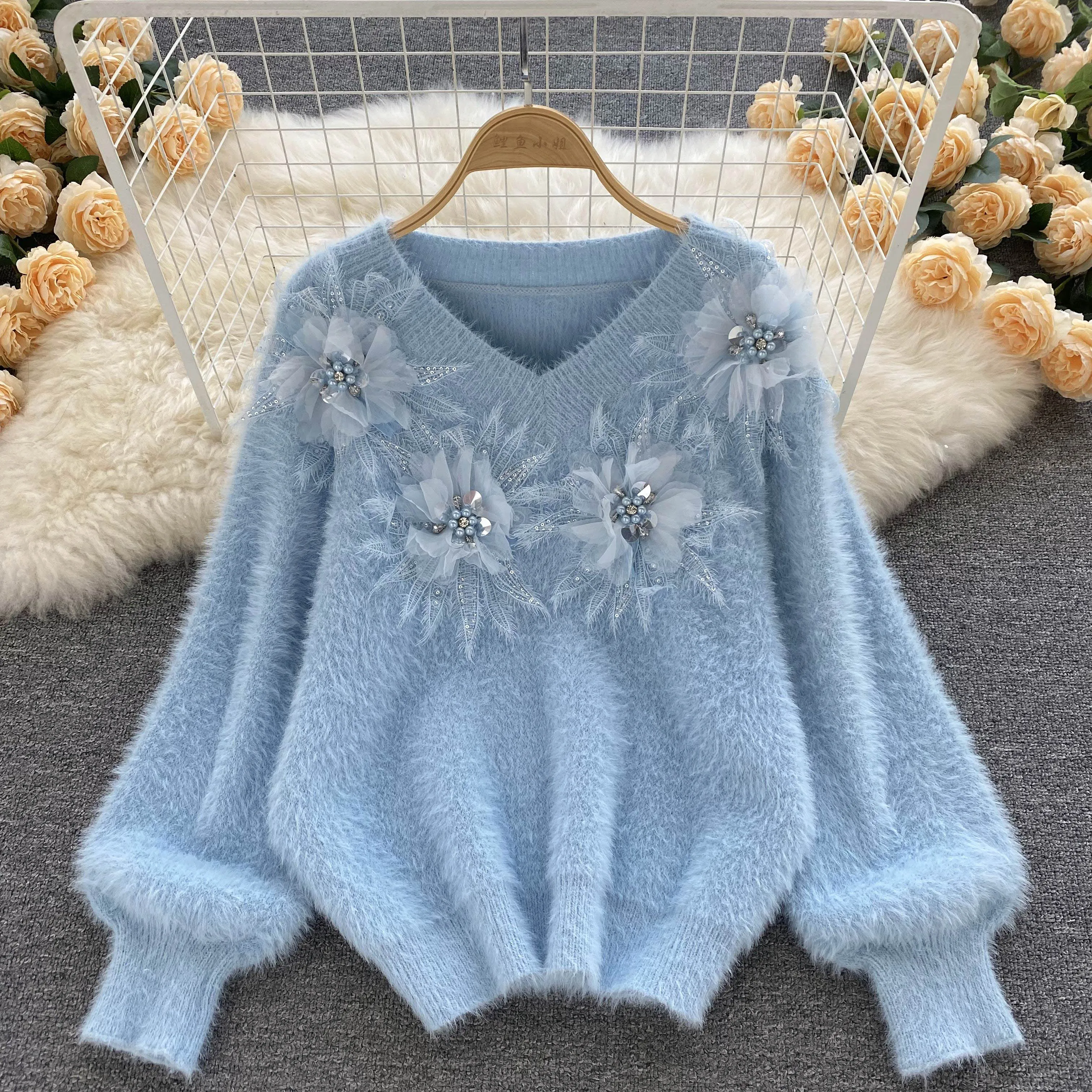 High-end three-dimensional beaded flower V-neck sweater retro knit sweater top    S595