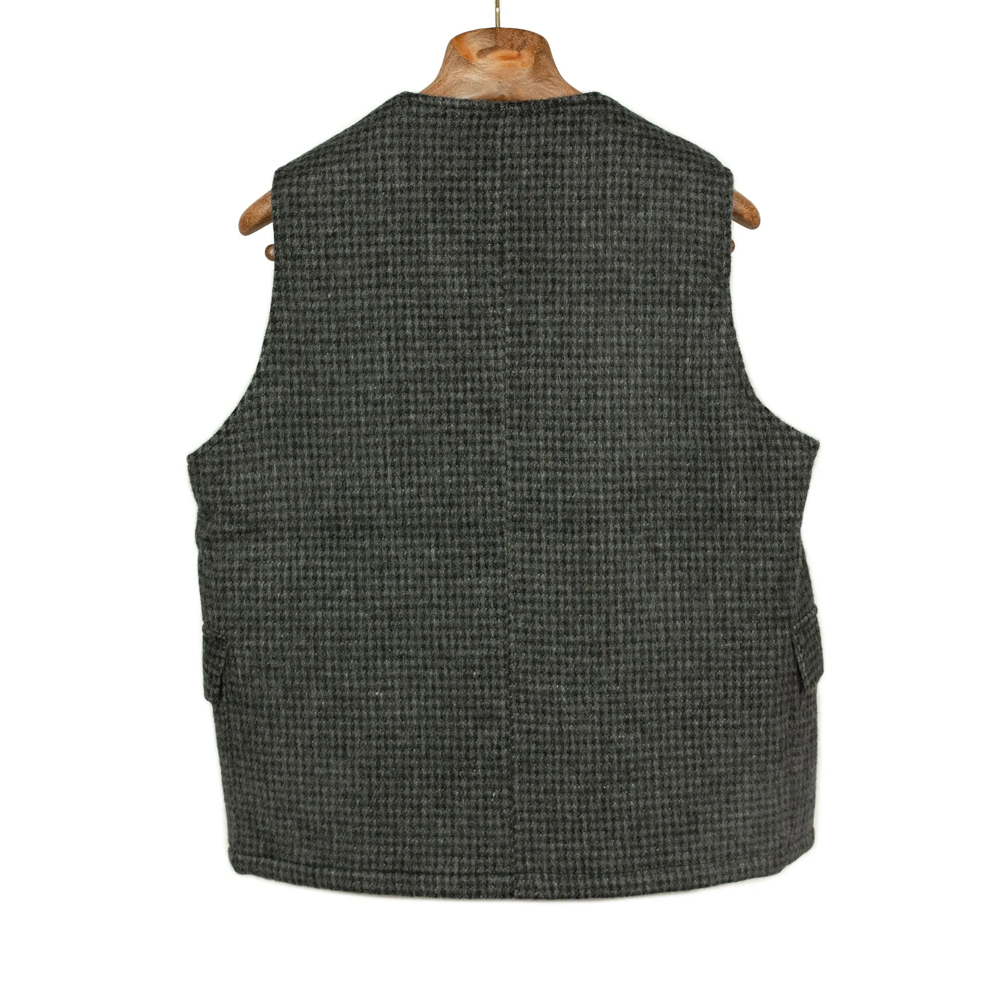 Hunting vest in black and grey check wool/linen