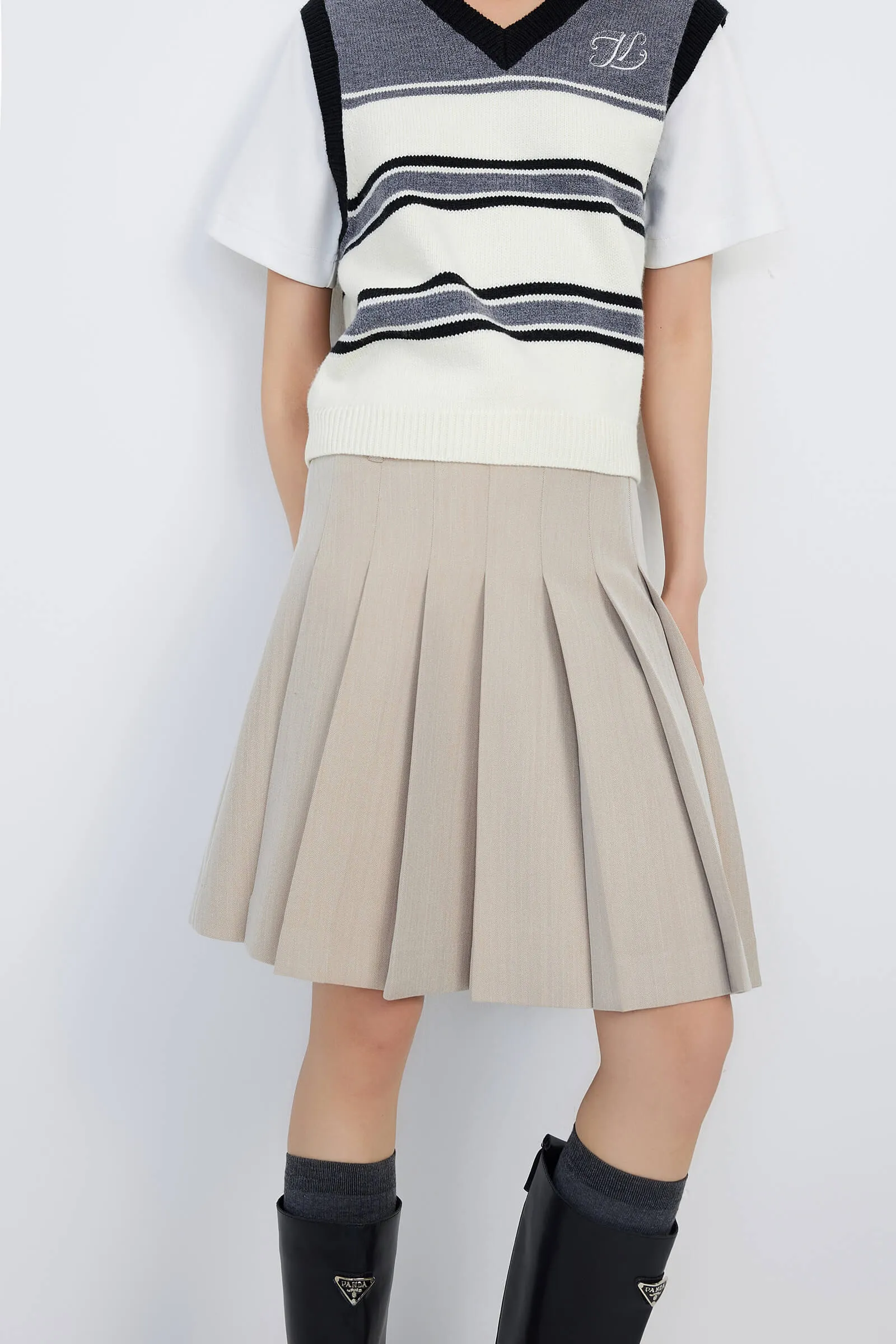 LILY Short Preppy Pleated Skirt