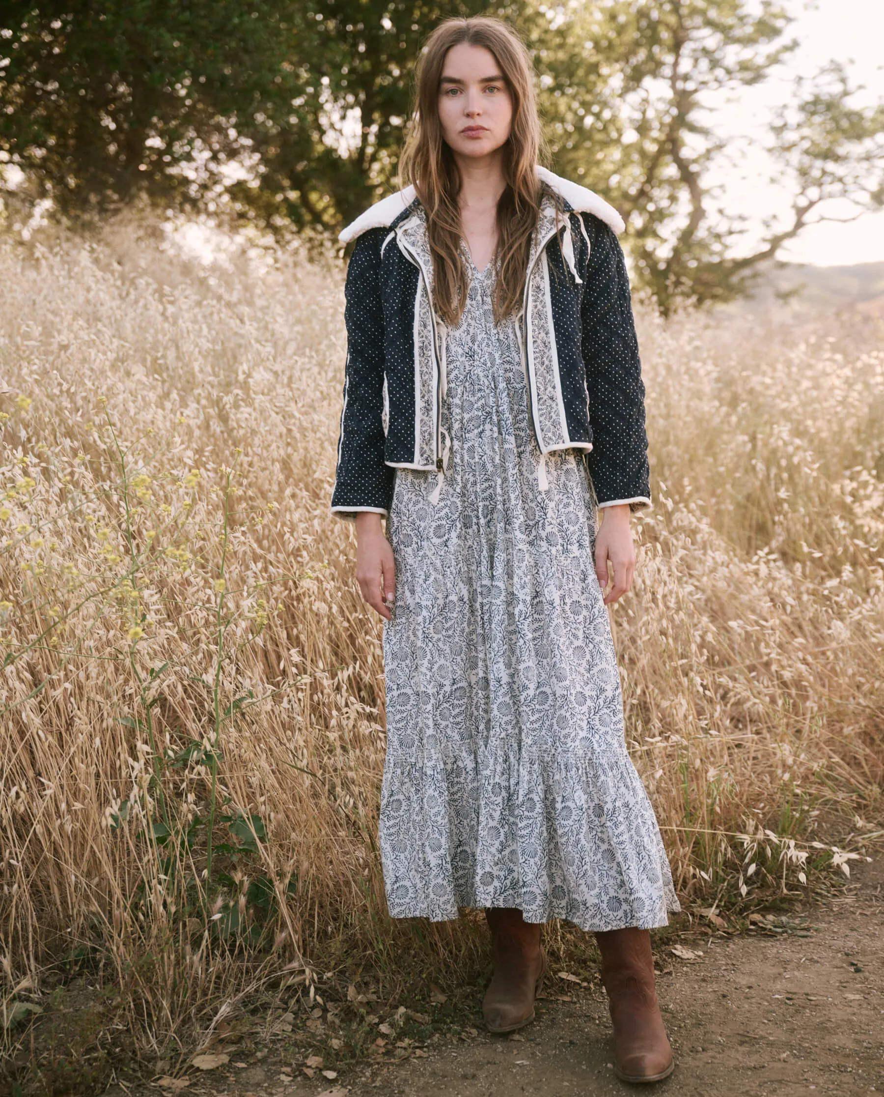 The Great - The Reversible Short Quilted Puffer in Feather Grass Block Print