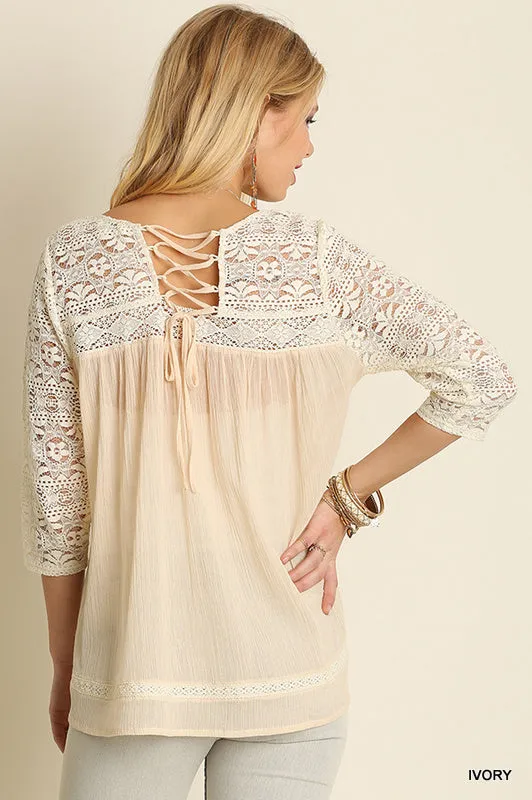 THREE-QUARTER SLEEVES TOP